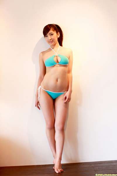 亚里沙《Arias》翘臀美女写真套图