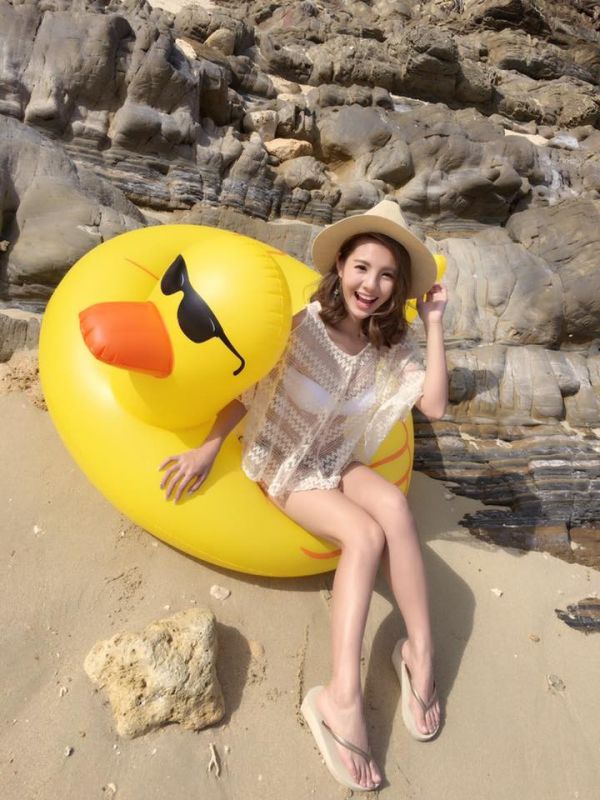 外拍美女模特鲔鱼徐玮吟清纯私拍图片