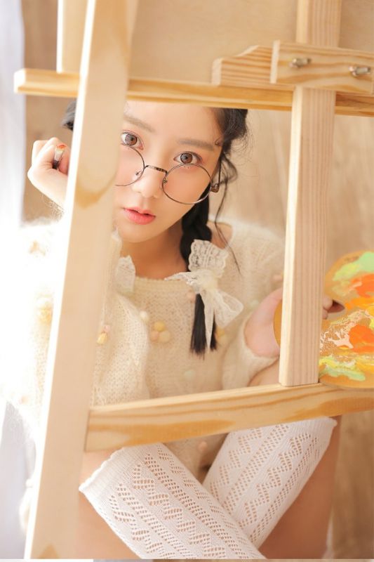 文艺小清新美女白丝美腿丝袜诱人写真