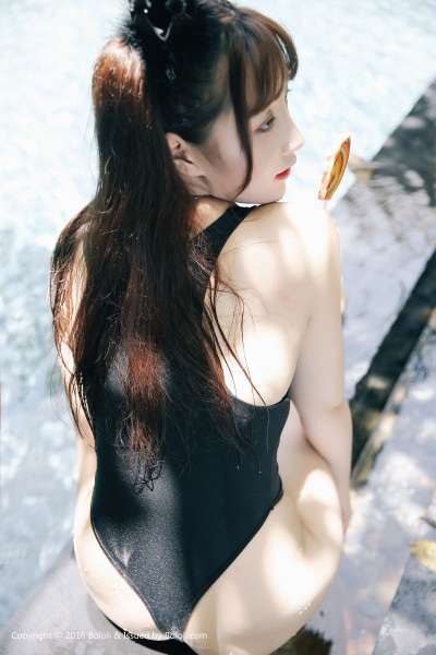 芒果柯柯-G奶的贴面诱惑写真