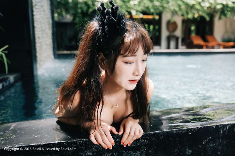 芒果柯柯-G奶的贴面诱惑写真
