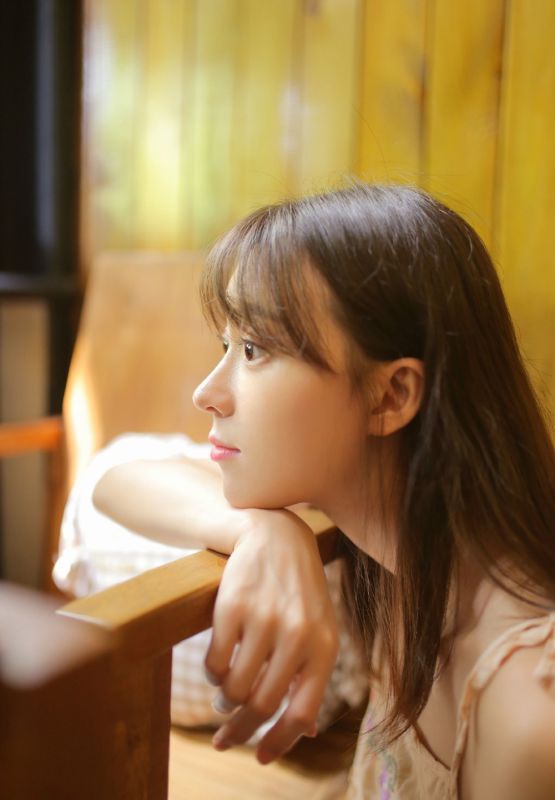 牛乳少女甜美清纯女神吊带睡裙内衣个人写真