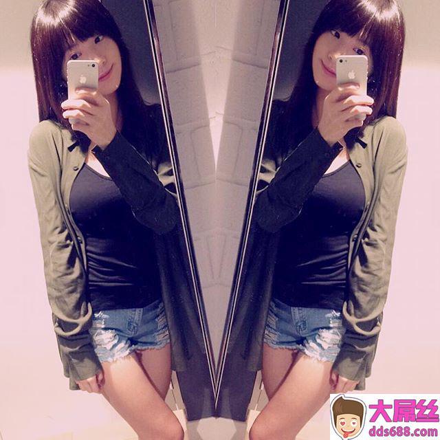 美得清新脱俗！Monica气质就让人恋爱居然还有那般美乳