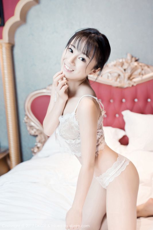 井优香-真空演绎湿身诱惑