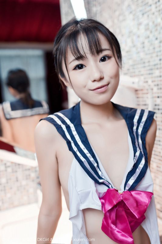 井优香-真空演绎湿身诱惑