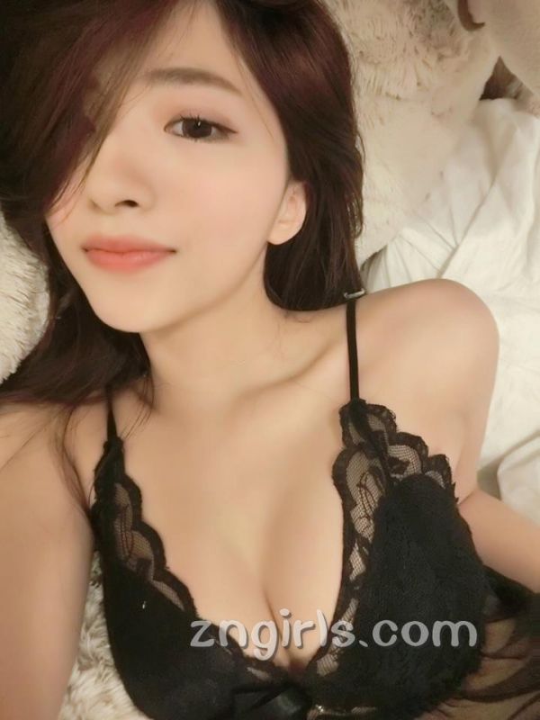 台湾比基尼美女CynthiaWang自拍写真图片