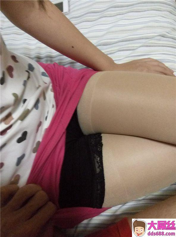 怀念大学美好，反丝袜包臀高跟，外射一身