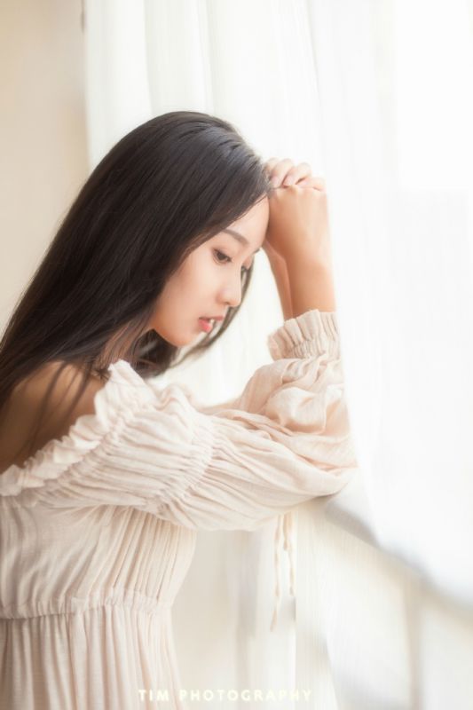 长发美女冷艳女神气质滑玉体人体艺术性感写真