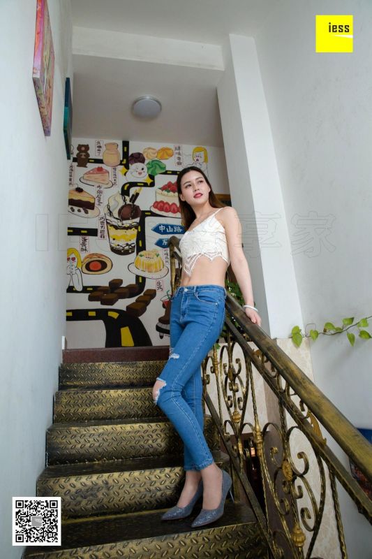 九妹《九妹破洞牛仔裤肉丝》美腿丝足套图
