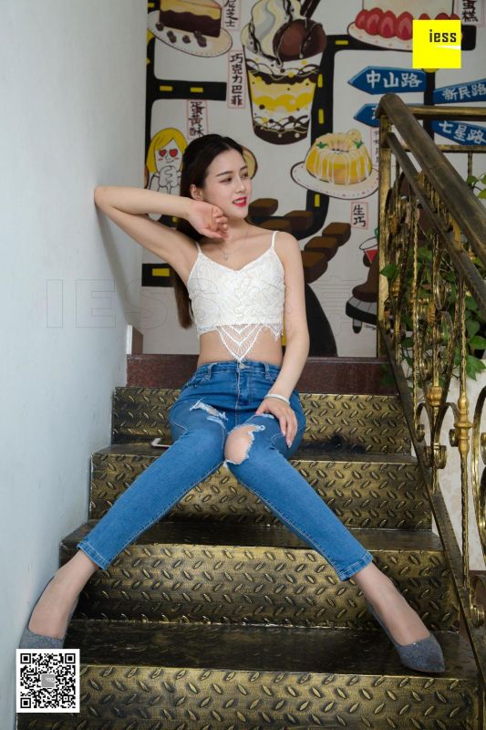 九妹《九妹破洞牛仔裤肉丝》美腿丝足套图