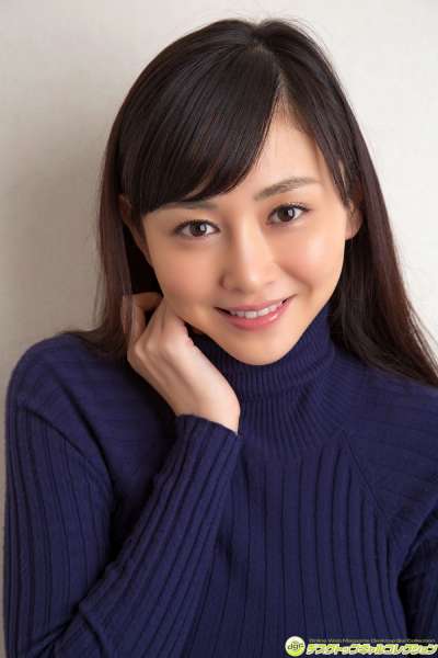 杉原杏璃-抜群のプロポーションはグラビア界