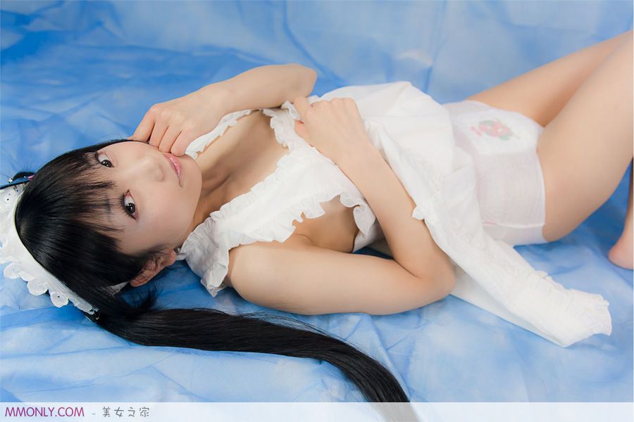 日本可爱小萝莉私房迷人写真