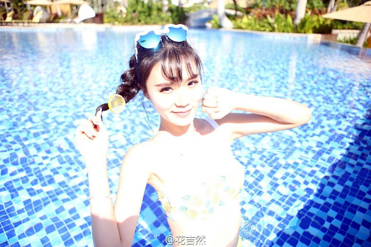 90后嫩模然花花微私房写真图片