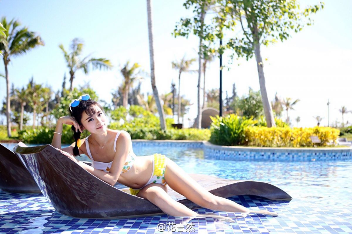 90后嫩模然花花微私房写真图片