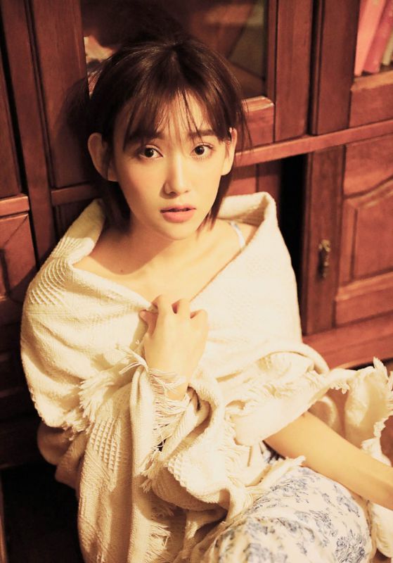 美女御姐身姿妖娆抚媚风情美足诱惑图片