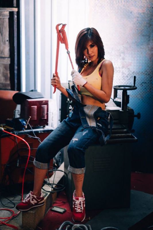 帅气短发美女SathankornNoomay私拍写真图片