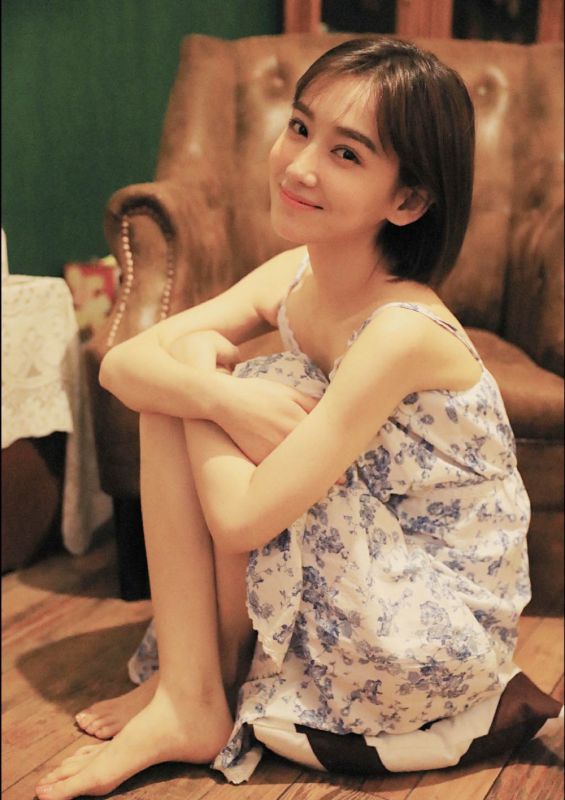 美女御姐身姿妖娆抚媚风情美足诱惑图片