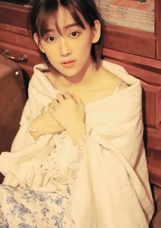 美女御姐身姿妖娆抚媚风情美足诱惑图片