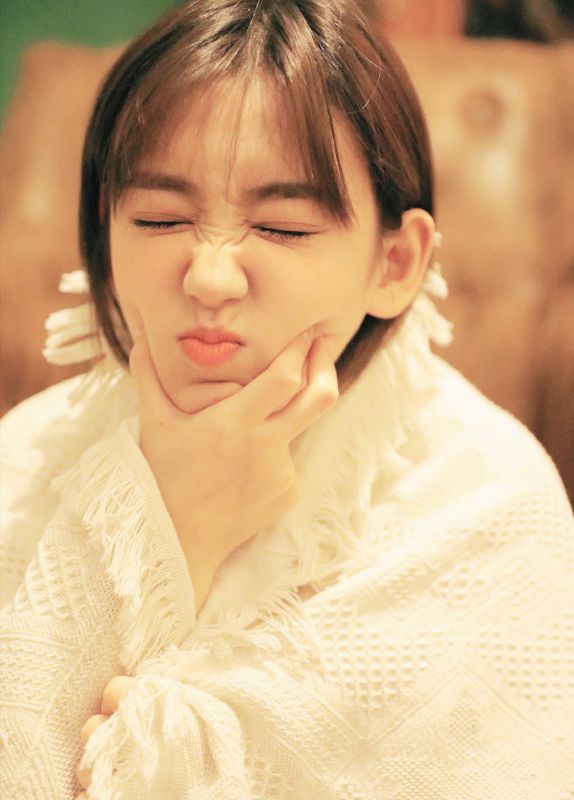 美女御姐身姿妖娆抚媚风情美足诱惑图片